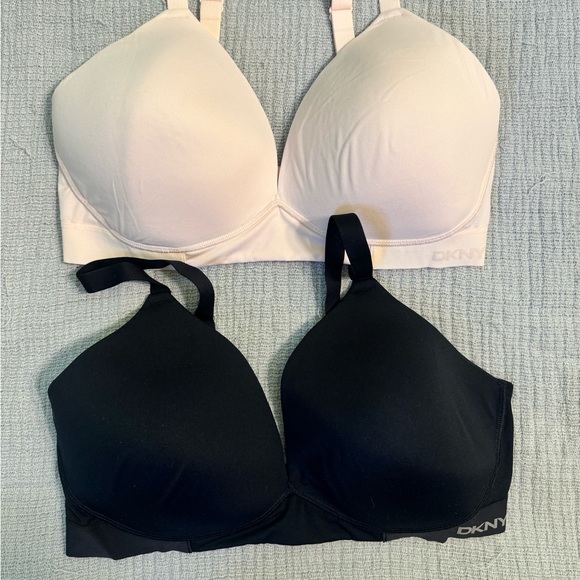 DKNY wireless bra, size large. - Picture 1 of 5